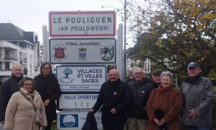 Le Pouliguen (44), le panneau du réseau VILLAGES ET VILLES SAGES implanté