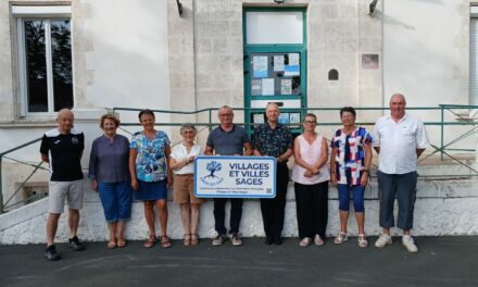 Remise du panneau VILLAGES ET VILLES SAGES® à l&rsquo;Île d&rsquo;Elle (85)